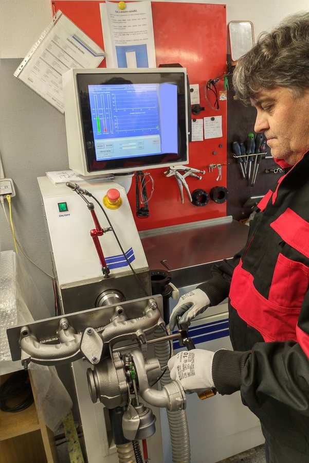 Technik SPECIAL TURBO při testování turbodmychadla